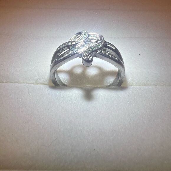 Vintage Sterling Silver White And Green Cubic Zirconia Heart Ring Size 12 - Picture 2 of 4